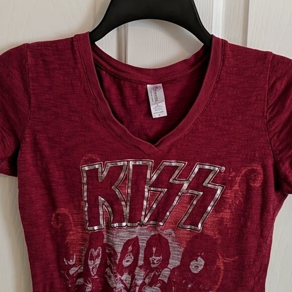 KISS V-neck T-shirt, S - Picture 2 of 6
